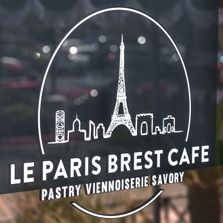Le Paris Brest Cafe logo on the shop window