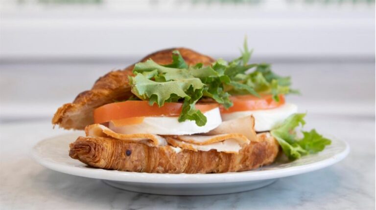 Mozzarella Croissant