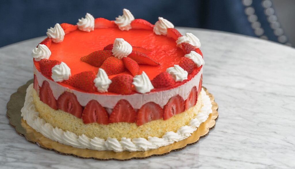 Strawberry cream cake