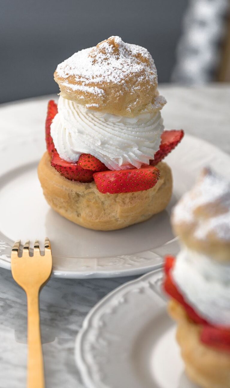 Strawberry cream puff